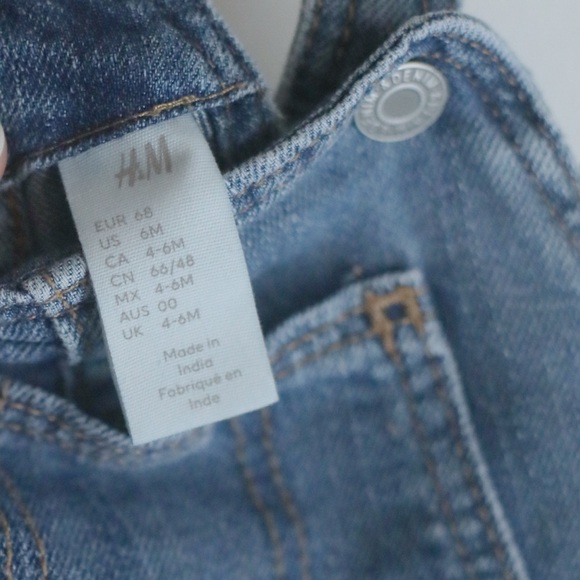 H&M Baby Denim Overalls 6 Months Light Wash Classic Bib - Picture 4 of 4
